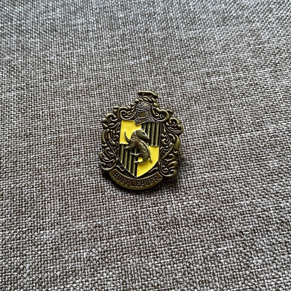 Warner Bros. Hufflepuff Crest Pin - Yellow and Gold